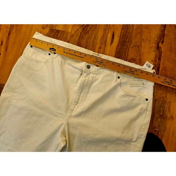 Abercrombie&Fitch NWT 36/22R White 90's Straight Ultra High Rise DistressedPants - Picture 6 of 13